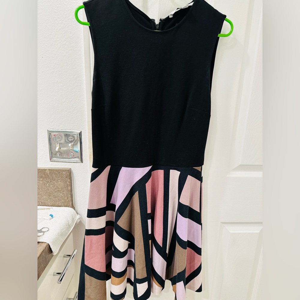 Dvf black sleeveless dress size 8: dusty rose/pink/brown color